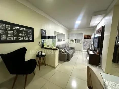 Casa a venda com 3 quartos sendo 1 suíte