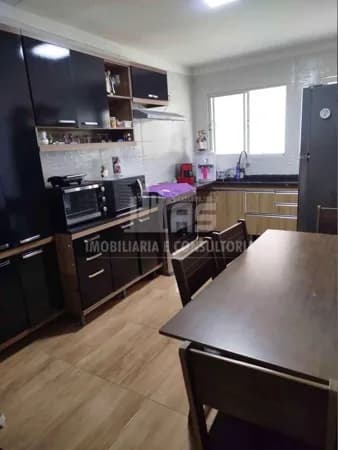 Casa no montana com 2 quartos e 1 banheiro.