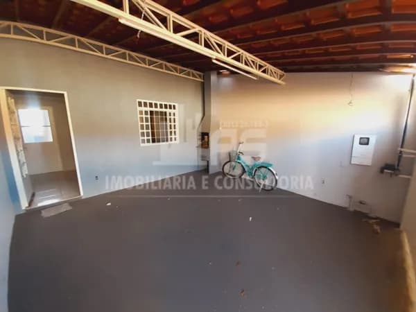 Casa a venda com 2 quartos sendo 1 suíte no bairro Edson Jorge Júnior