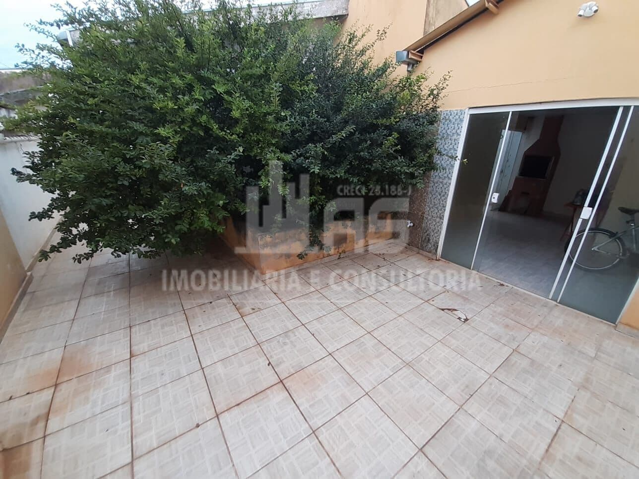Casa à venda contendo 4 quartos sendo 1 suíte Jardim Lavínia
