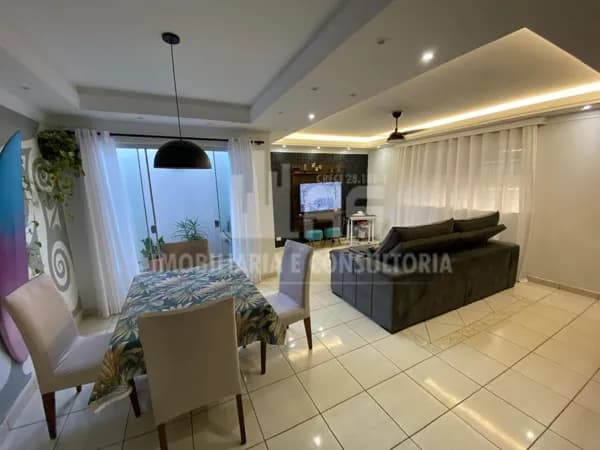 Casa a venda com 3 quartos sendo 1 suíte no Jardim Altos da Cidade