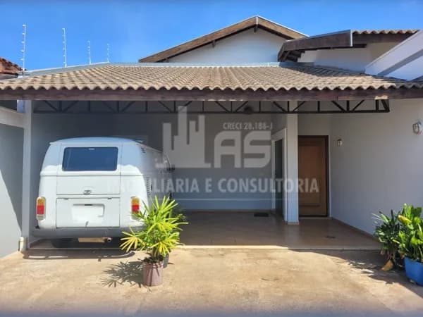 Casa a venda com 3 quartos sendo 1 suíte no Jardim Morumbi