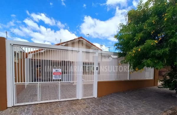 Casa a venda com 3 quartos no bairro Betel