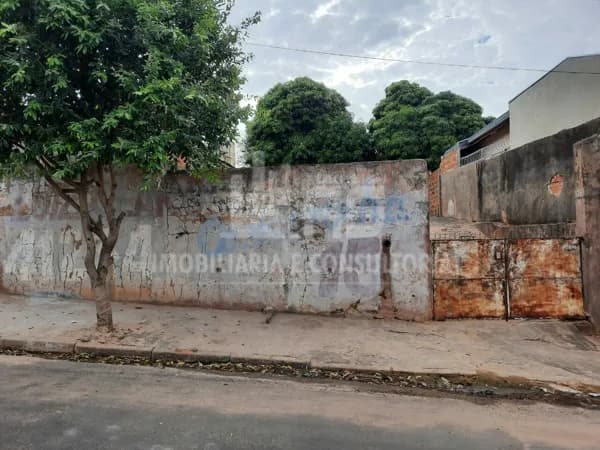 Lote/Terreno em Marília - Alto Cafezal