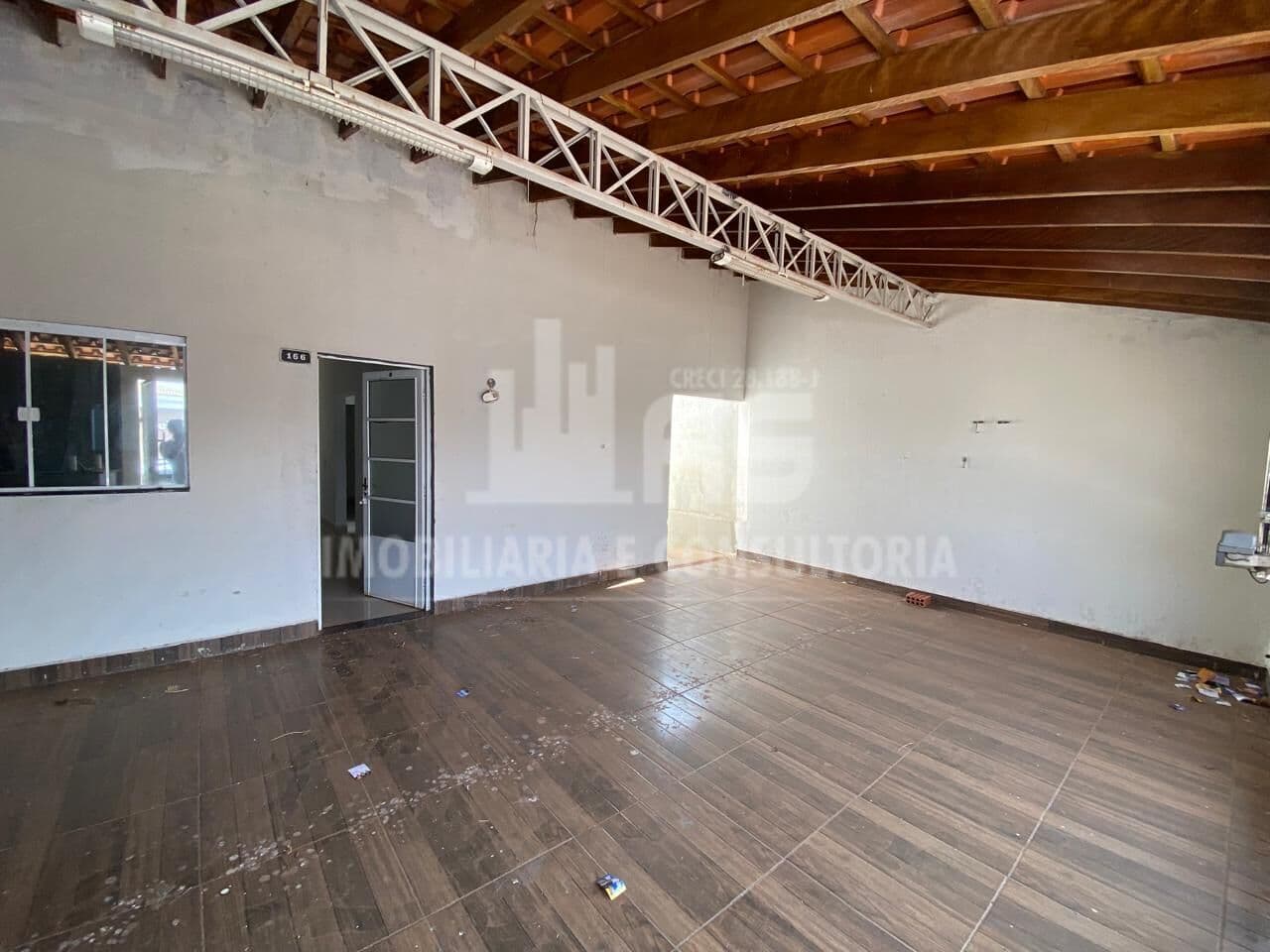 Casa à venda contendo 2 quartos no Maraca