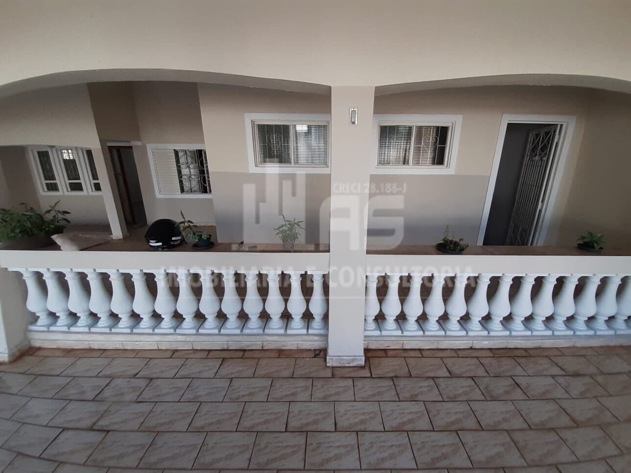 Casa à venda contendo 3 quartos sendo 1 suíte Jardim Aeroporto.