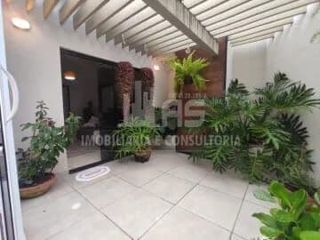 Casa a venda com 3 quartos sendo 1 suíte