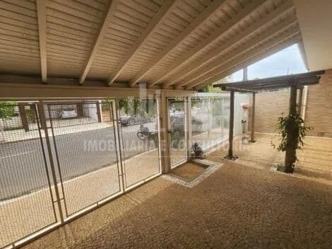Casa na Zona Sul com 4 Quartos e 3 Banheiros.
