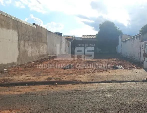 Lote/Terreno em Marília - Jardim Vitória