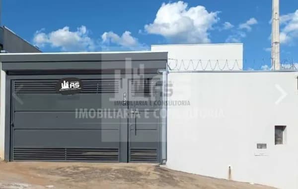 Casa na Zona Sul com 2 Quartos e 2 Banheiros.