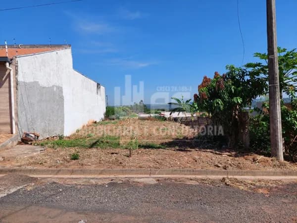Lote/Terreno em Marília - Palmeira