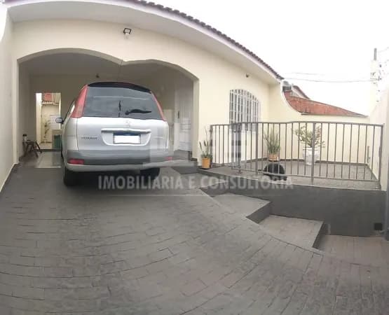 Casa à venda contendo 2 quartos sendo 1 suíte na zona Norte