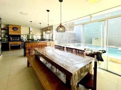 Casa à venda contendo 3 dormitórios seno 1 suíte no Jardim Vista Alegre