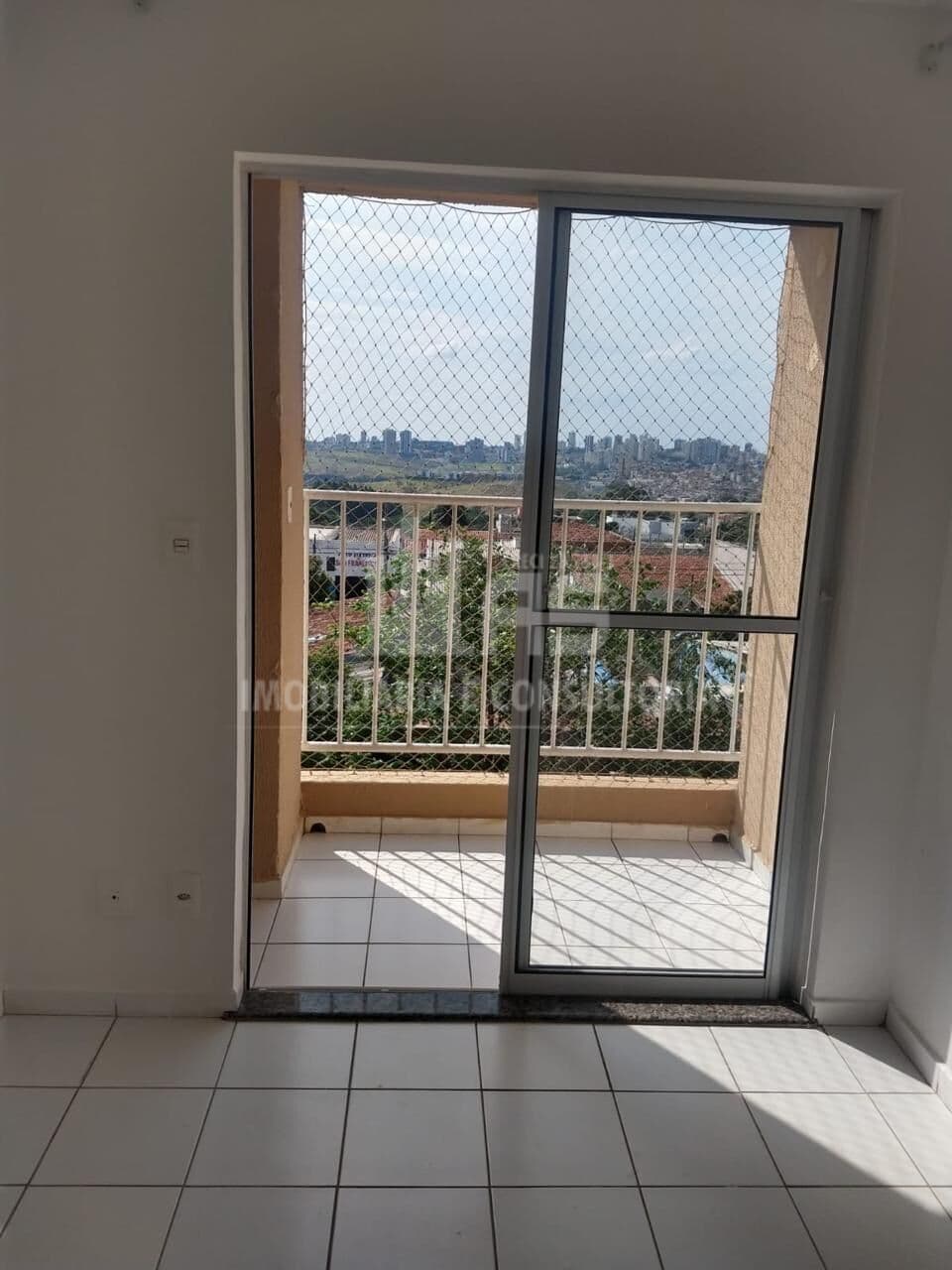 Apartamento no Plaza Sul com 3 Quartos e 1 Banheiro.
