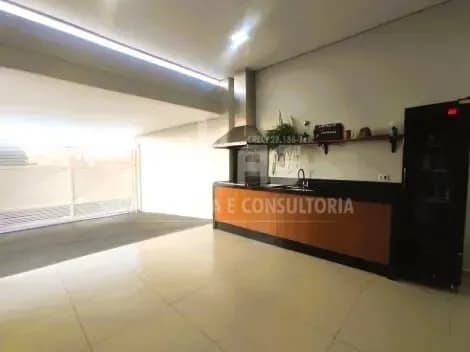 Casa à venda contendo 3 quartos sendo 1 suíte no Jardim Aeroporto.