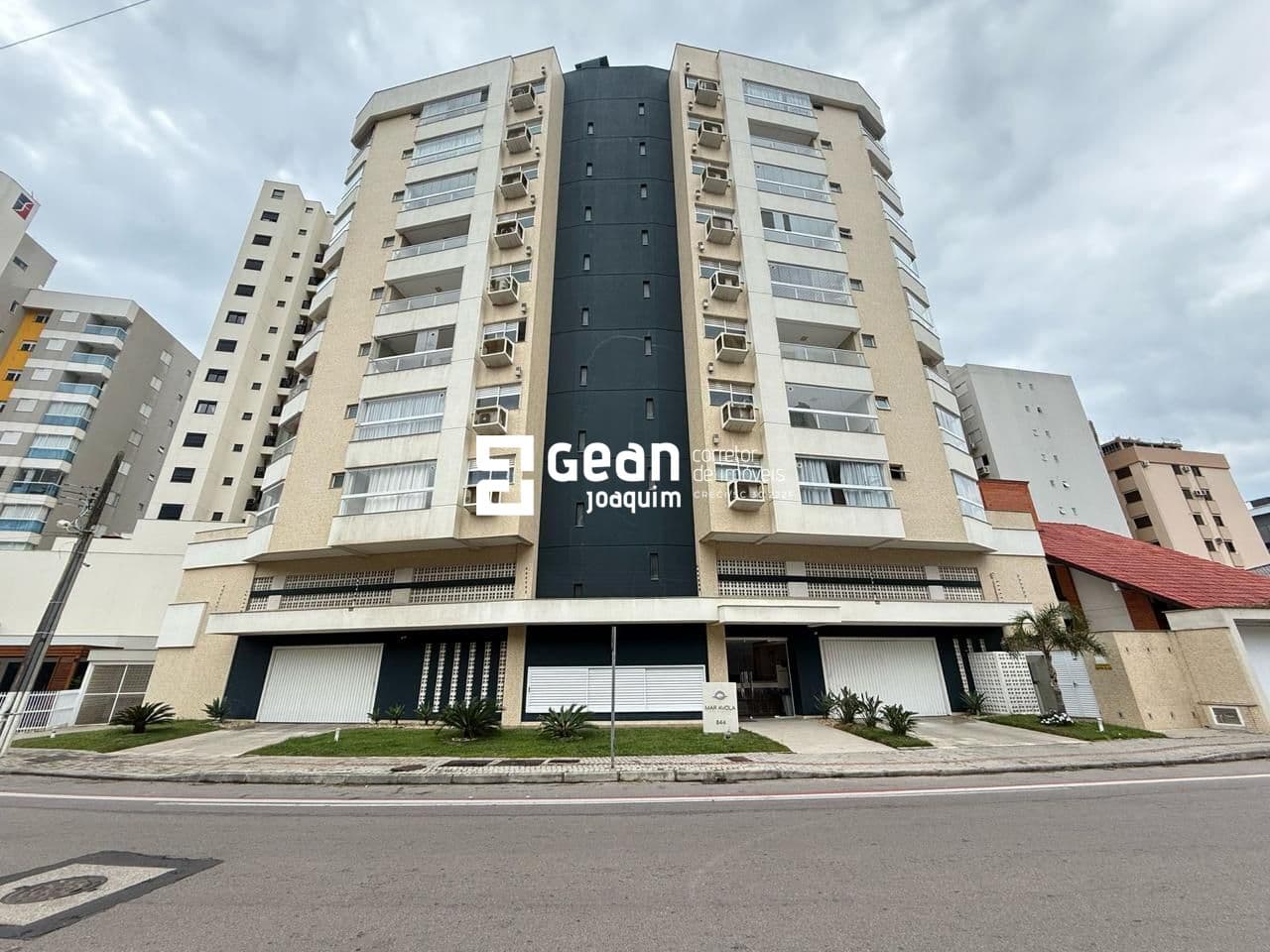 Apartamento em Laguna, Mar Grosso. 100% mobiliado.