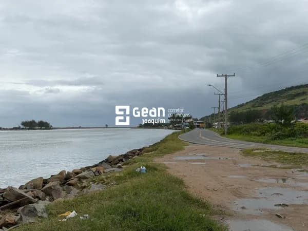 Terreno na beira da Lagoa na Ponta da Barra