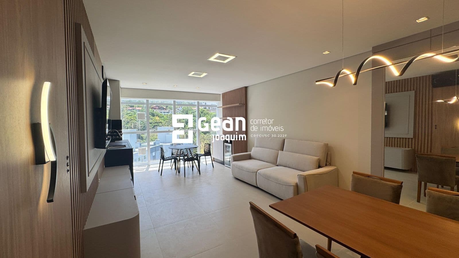 Apartamento em Laguna, 4 Quartos, 2 Vagas.