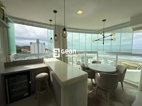 Apartamento em Laguna, 4 Quartos, 2 Vagas.
