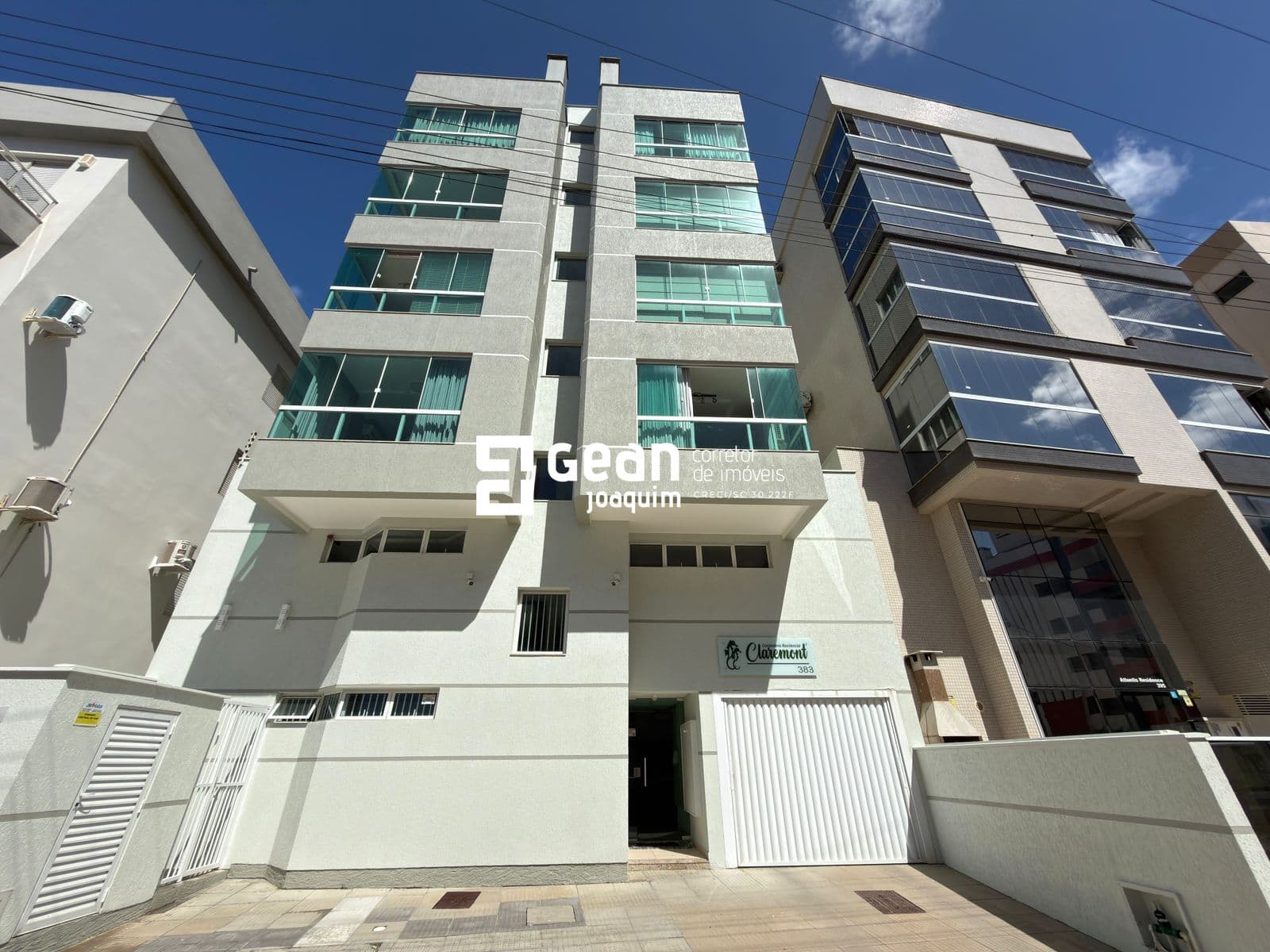 Apartamento em Laguna, Quadra mar.