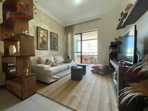 Apartamento 2/4 com suíte, varanda, área e banheiro de serviço, nascente a venda no Imbuí em Salvador