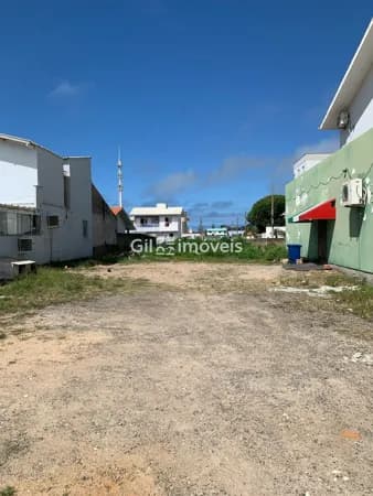 Terreno Excepcional com Dupla Frente para Construção de Impacto!