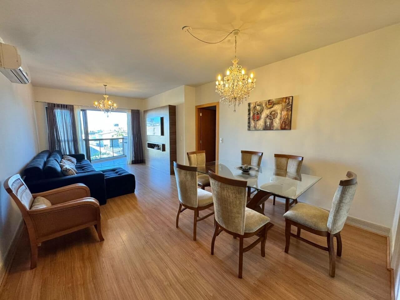 Apartamento com 3 dormitórios sendo 1 suíte, mobiliado.