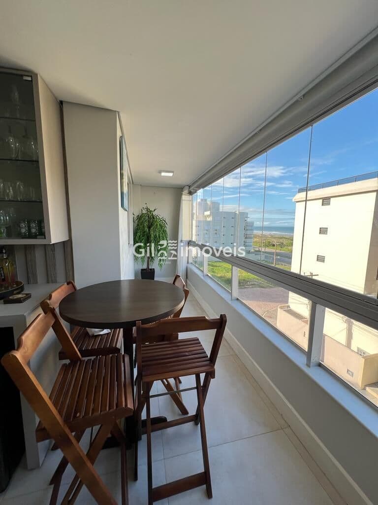 Apartamento à 50 metros do mar.