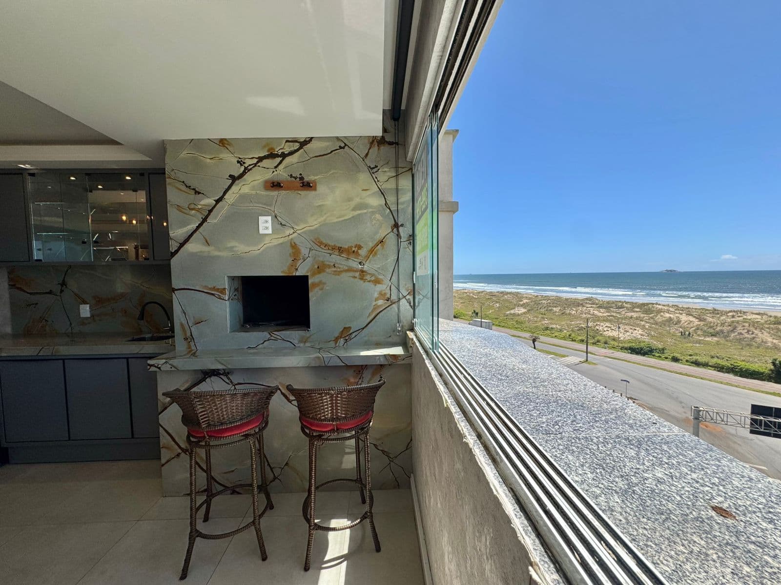 Cobertura com Vista Mar Deslumbrante em Laguna
