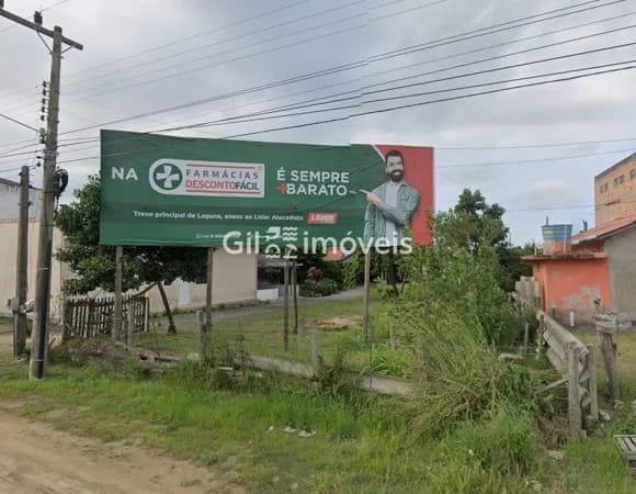 ✨ Terreno com potencial único na entrada de Laguna.