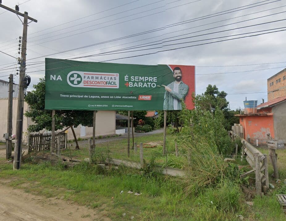 ✨ Terreno com potencial único na entrada de Laguna.