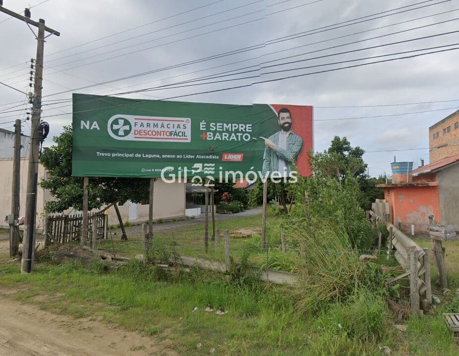✨ Terreno com potencial único na entrada de Laguna.