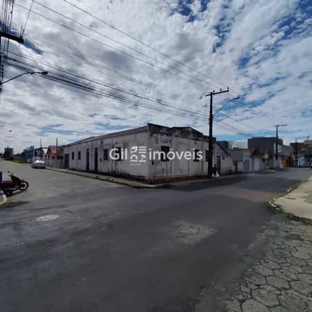 Oportunidade de esquina no Magalhães — localização estratégica e alto potencial