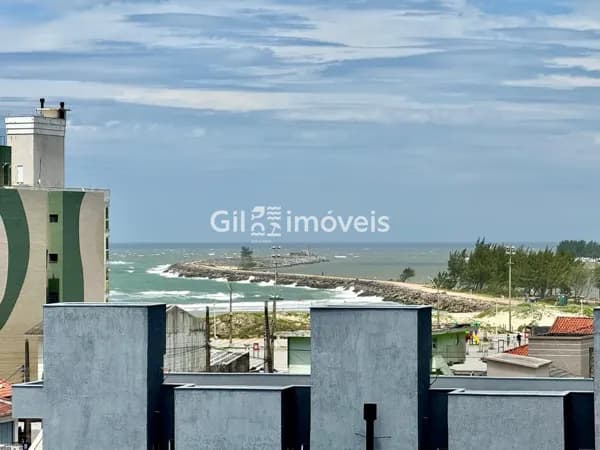 Uma oportunidade rara no Mar Grosso, localizada próxima ao Molhes da Barra