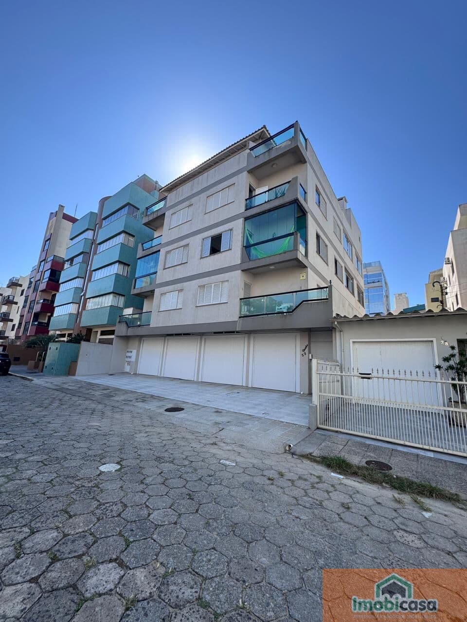 Apartamento no Mar Grosso em Laguna ( Com vista para o Mar ) - a 50 metros da Beira Mar