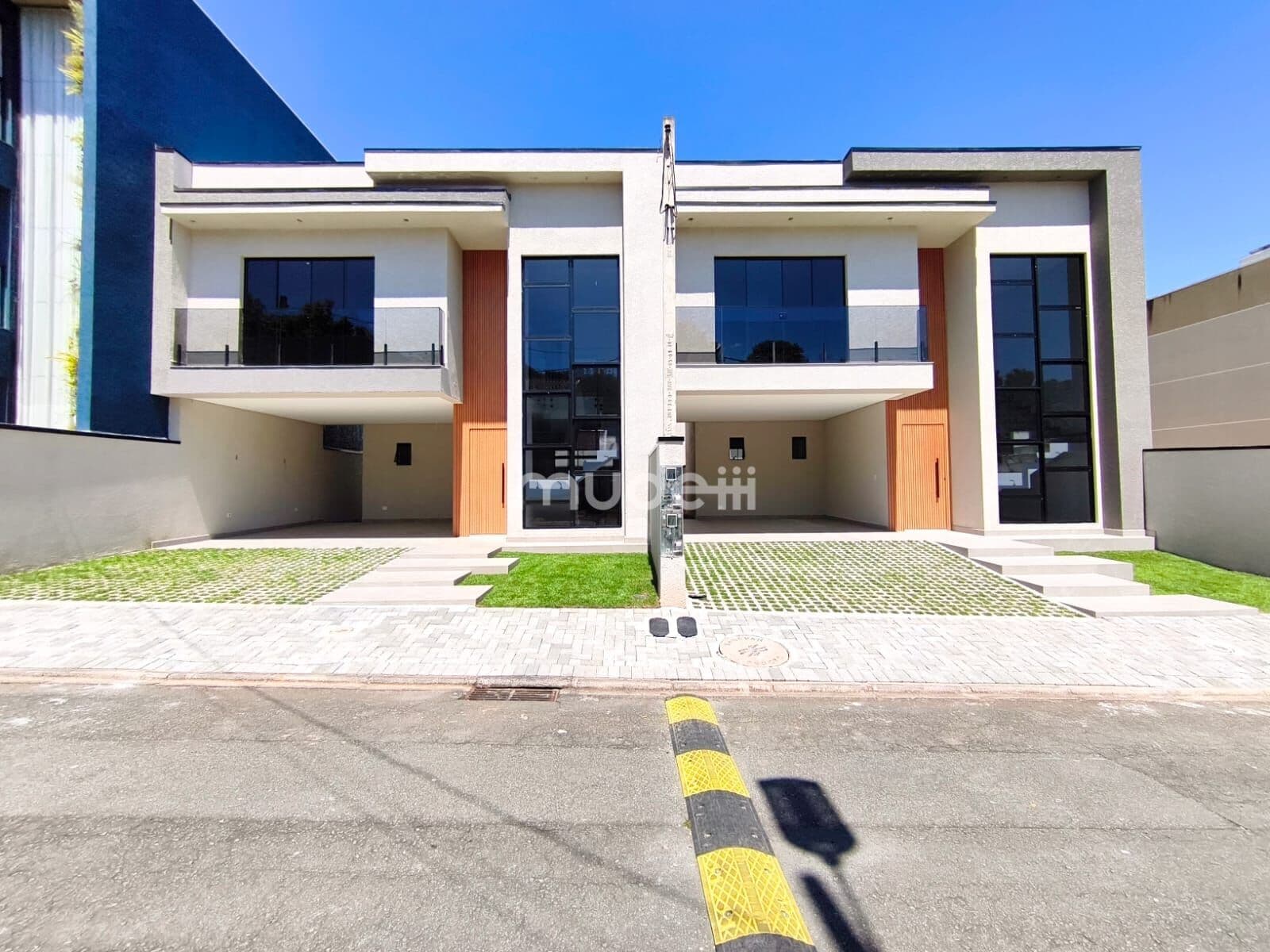 Sobrado em São José dos Pinhais - Itália