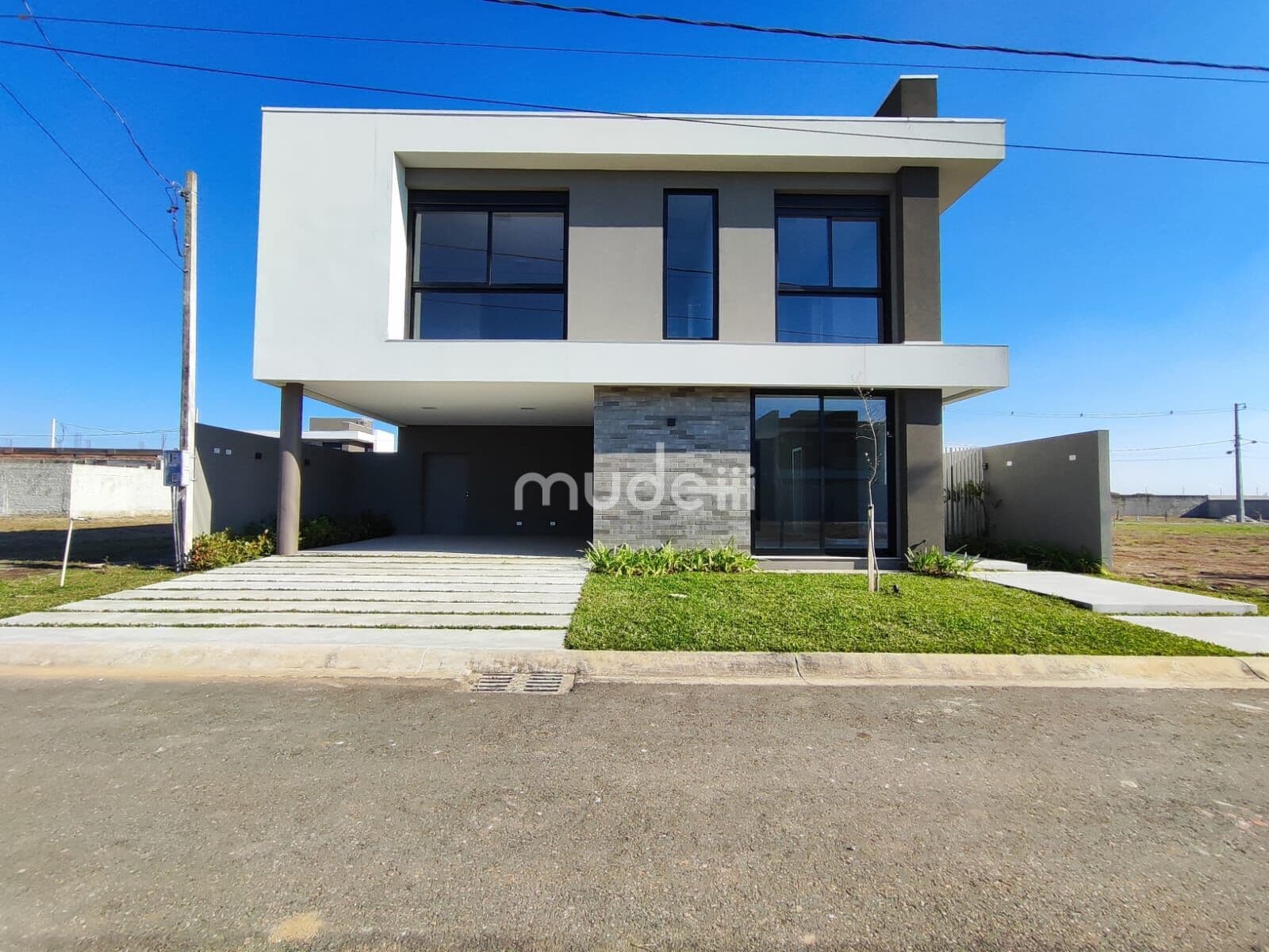 Sobrado em Condomínio em Ipê, São José dos Pinhais/PR