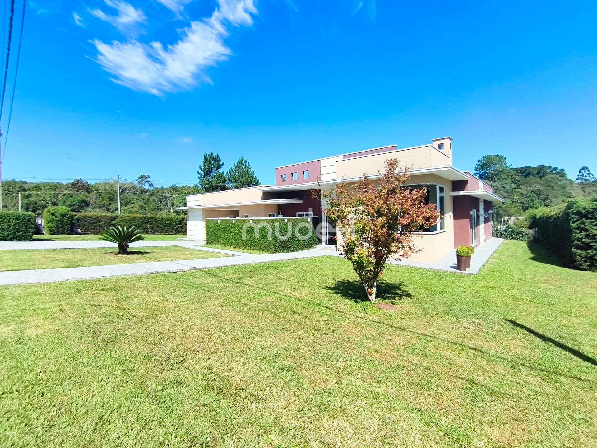 Casa em Condomínio Alto padrão- Haras Bom Pastor