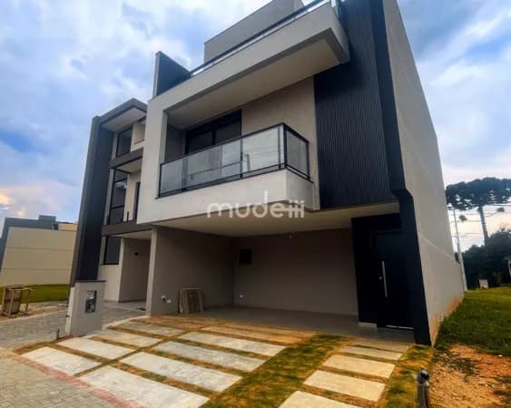 Sobrado em São José dos Pinhais - Costeira