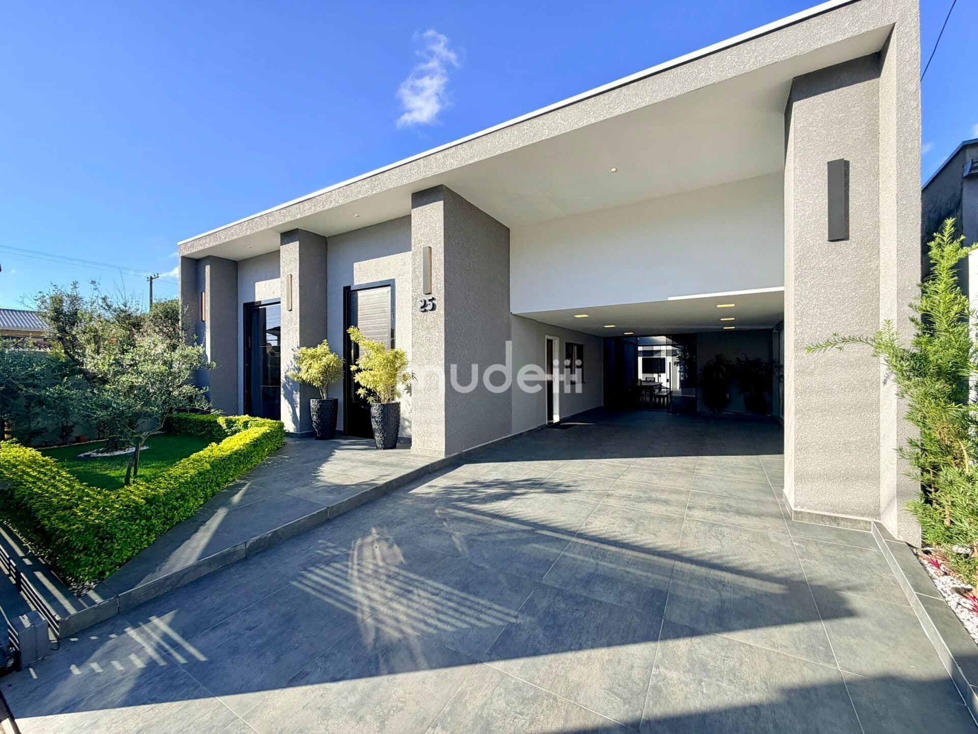 Casa Alto Padrão com piscina aquecida no Aristocrata