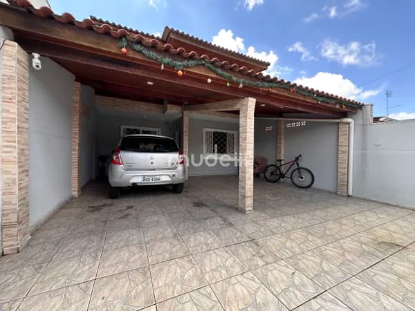 Casa com ático em Roseira de São Sebastião