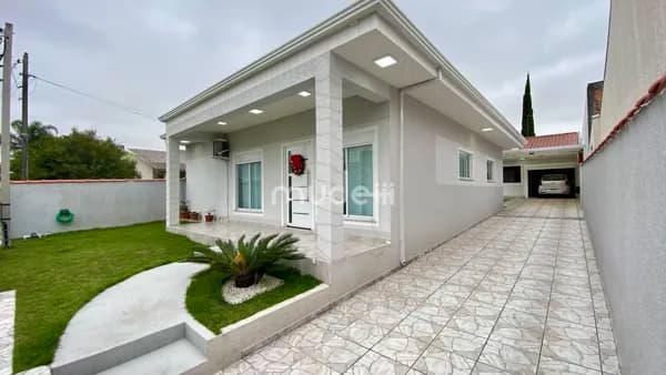 Casa em São José dos Pinhais - Iná