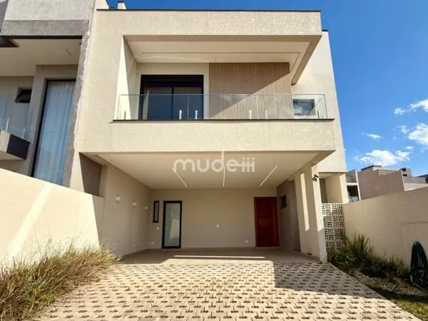 Sobrado em São José dos Pinhais - Costeira