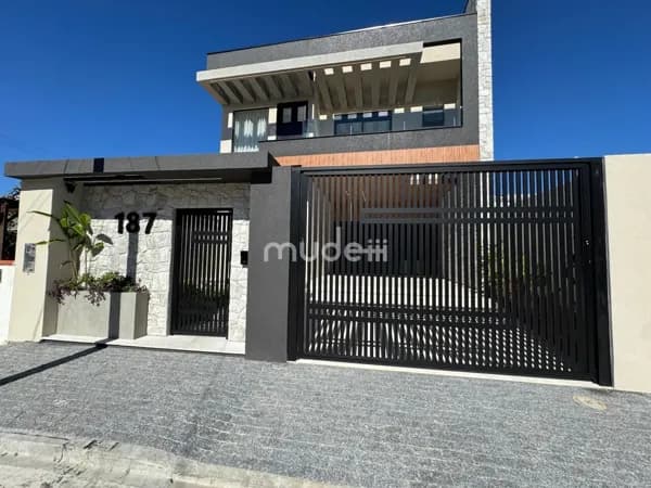 Sobrado em Matinhos - Balneário Flórida