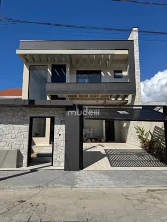 Sobrado de Alto Padrão com 3 Suítes, Piscina e Automação Residencial | Balneário Flórida | Matinhos