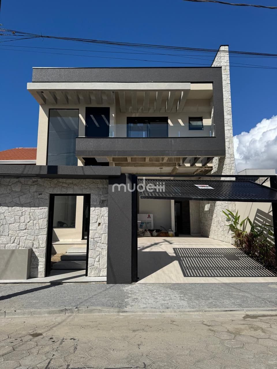 Sobrado de Alto Padrão com 3 Suítes, Piscina e Automação Residencial | Balneário Flórida | Matinhos