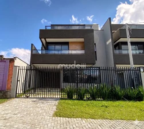 Sobrado em São José dos Pinhais - Carioca