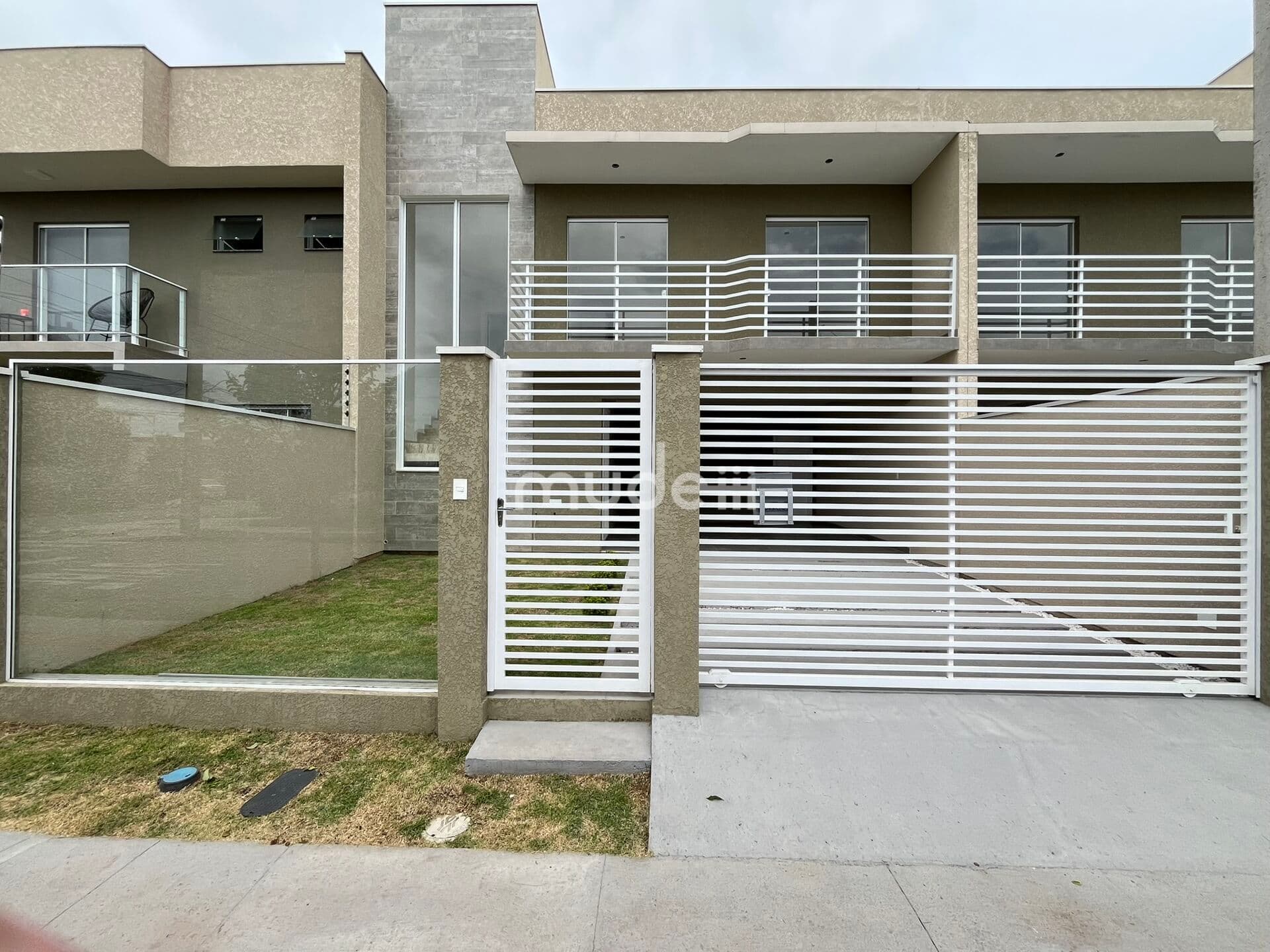 Sobrado novo no bairro Cidade Jardim - São José dos Pinhais