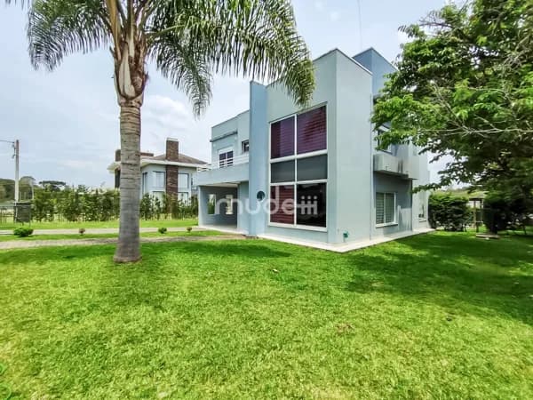 Casa de Alto Padrão no Condomínio Villagio Haras Bom Pastor