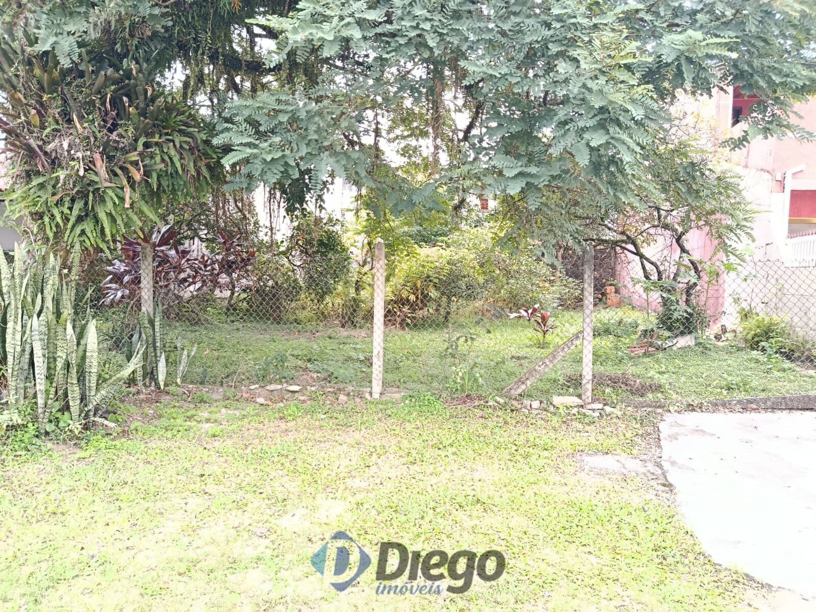 🏡 TERRENO À VENDA – JARDIM CANADÁ